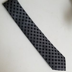 Gray and black man's tie, Stafford, EUC, silk
